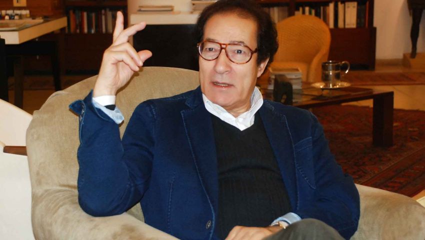 فيديو.. فاروق حسني يخشى من الوقوع في الغرام لهذا السبب