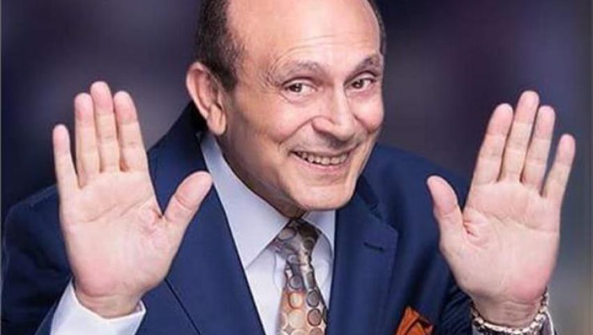 لمسة وفاء.. محمد صبحي يكرم 100 مبدع شاركوه «50 سنة فن»