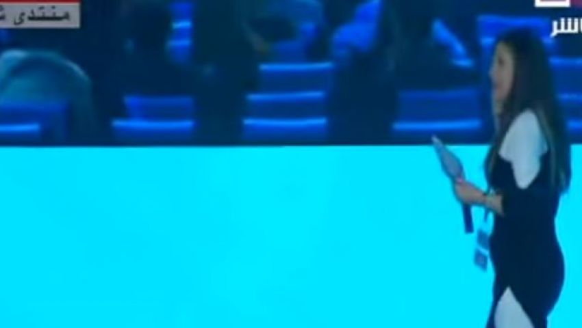بالفيديو| ضيفة تنسحب والسيسي يتحدث عن تربية البنات ومارثون..في جلسة الأربعاء