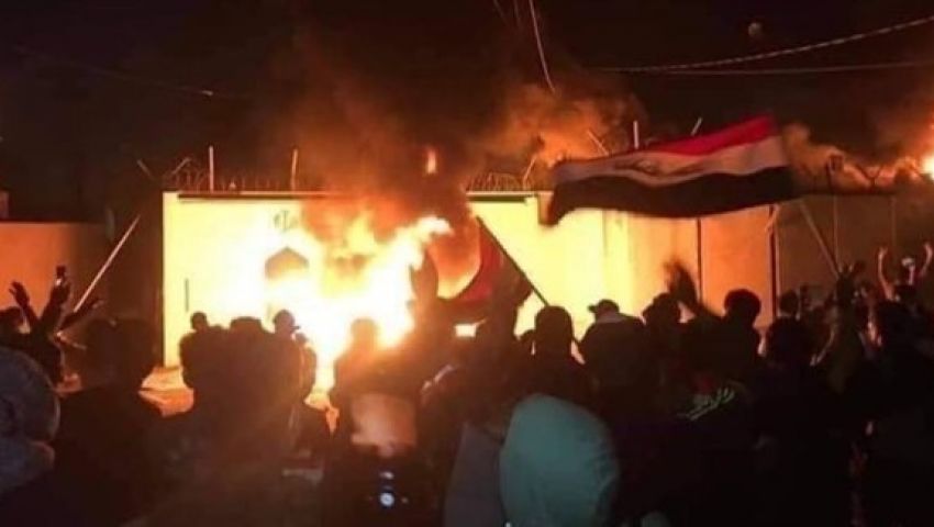 العراق.. حرق القنصلية الإيرانية في النجف مجددًا