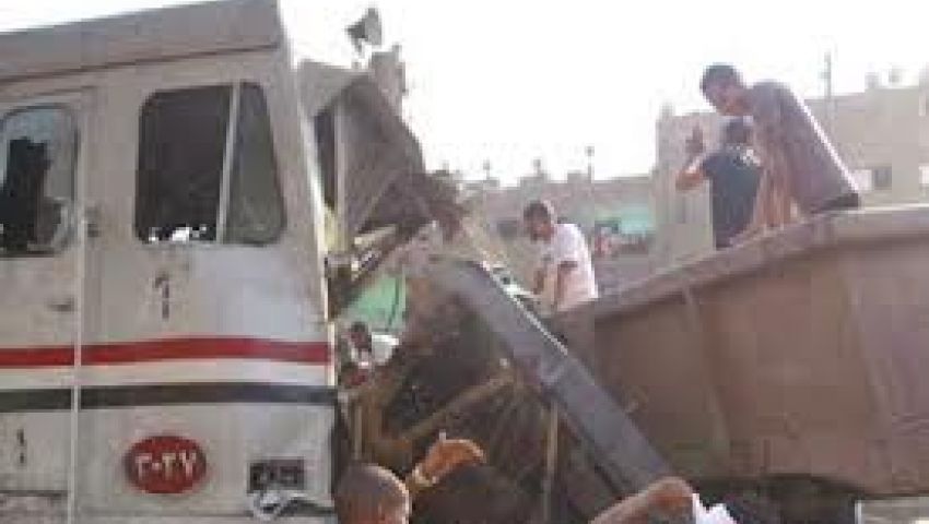 مصرع اثنين في السويس بعد اصطدام قطار بسيارة 