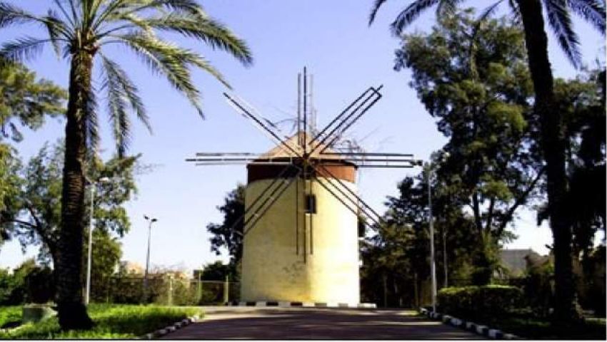 هزمها الإهمال.. «طاحونة المندرة».. 185 عاما تصارع الهواء على كورنيش الإسكندرية