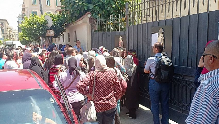 بالصور| «الاقتصاد والإحصاء» يرسم الفرحة على وجوه طلاب الثانوية العامة بالإسكندرية