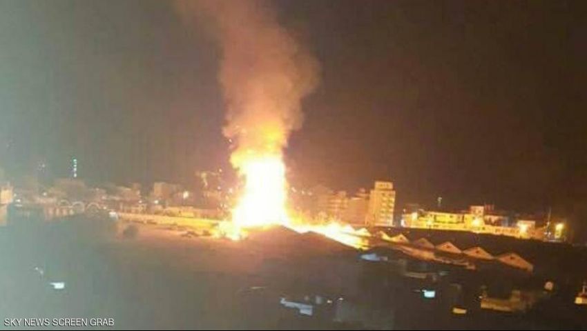 انفجار قوي بمخازن أسلحة الحرس الرئاسي في عدن