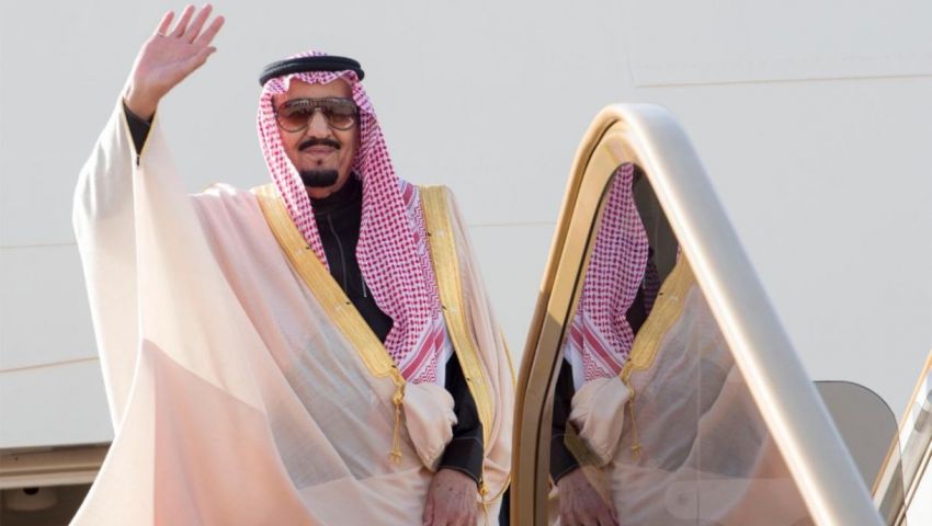 بالصور| العاهل السعودي يصل ماليزيا في مستهل جولة آسيوية