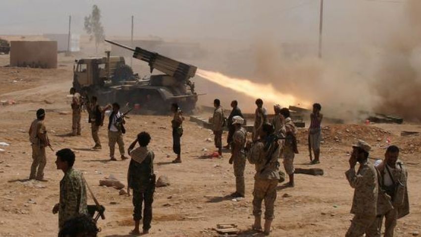 مقتل 12 شخصا وإصابة 7 في قصف ومعارك باليمن