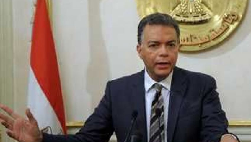 وزير النقل يحيل مسئولين للتحقيق بعد تأخر قيام أحد القطارات عن موعده