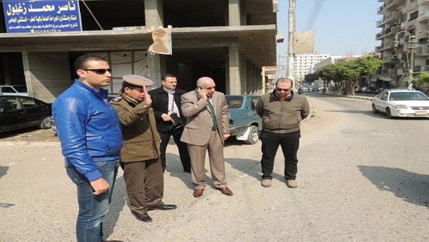 بالصور| مدير أمن المنيا يتابع العمل التجريبي للعلامات الإرشادية