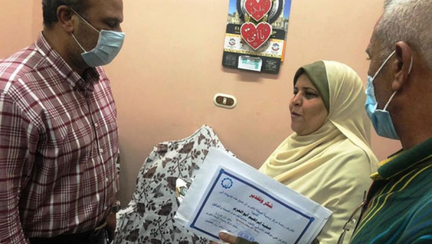 أيفون 11 ورحلة عمرة.. هدايا وتكريم سيدة القطار لا تنتهي (القصة الكاملة)