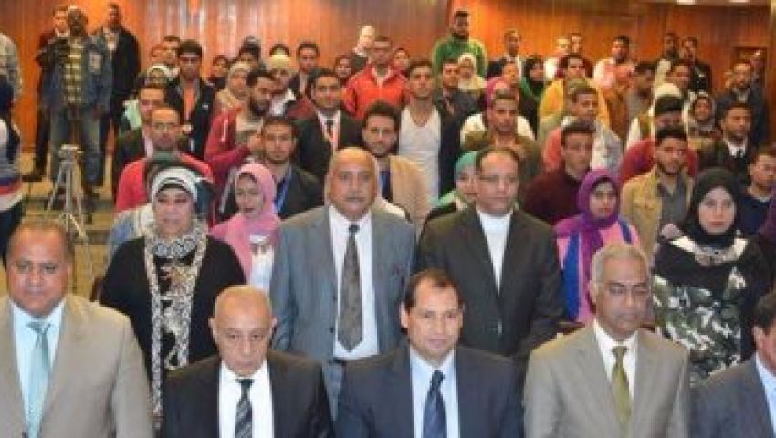 رئيس جامعة بورسعيد يشهد ختام الملتقى الثاني لطلاب الجامعات