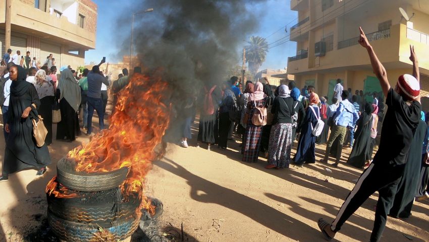 تفاصيل اعتقال نجلة زعيم أكبر أحزاب المعارضة السودانية