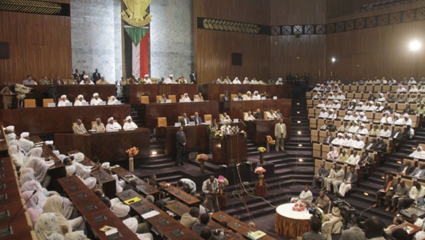 البرلمان السوداني يرفض تمرير تعديل دستوري يحجم صلاحيات المخابرات