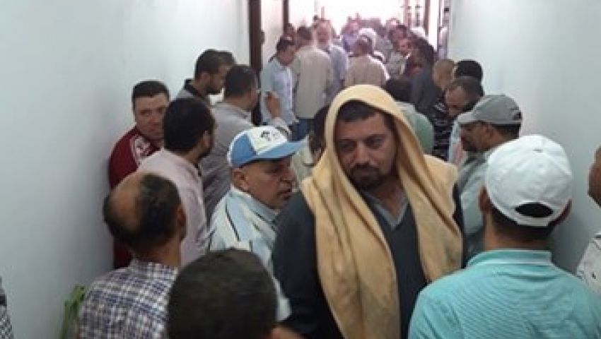 للمطالبة بالأرباح المتأخرة وإقالة الفاسدين ..عمال سكر الفيوم يضربون عن العمل