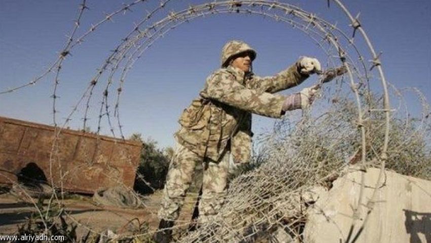 إصابة 3 عسكريين جراء سقوط قذيفة صاروخية على مدرعة بسيناء