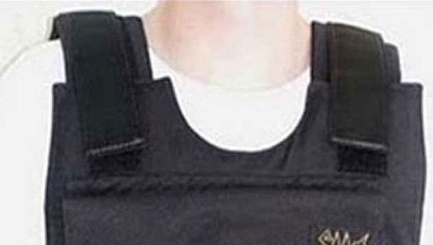 ضبط سائق بحوزته صديري واقي من الرصاص