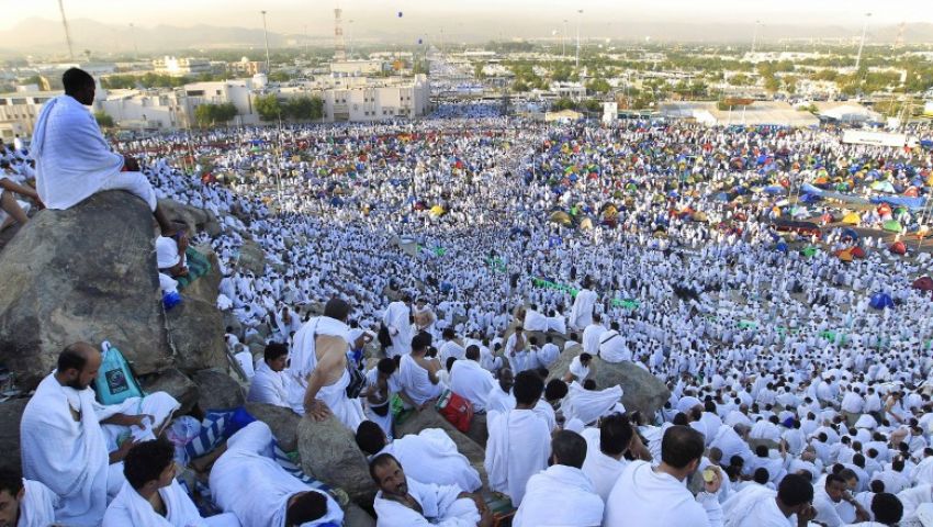 لأداء الركن الأعظم.. ضيوف الرحمن يستقرون على صعيد عرفات