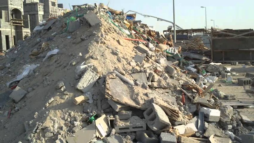 حملة مكبرة لرفع 2 مليون متر مكعب من المخلفات بالقاهرة الجديدة