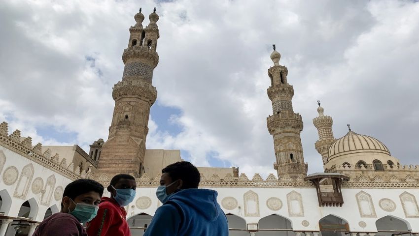 فيديو| مطالب بإقامة صلاة الجمعة فى الأزهر «أونلاين».. هكذا ردت الأوقاف والإفتاء