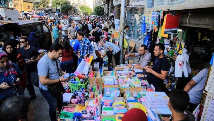 فيديو| قبل بدء الدراسة.. موسم الهجرة إلى «الفجالة»