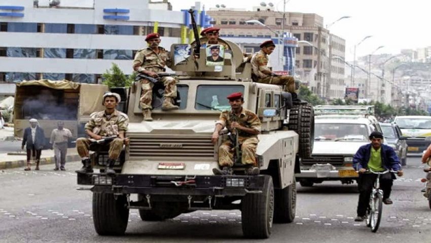 القوات اليمنية تقترب من القصر الجمهوري في تعز