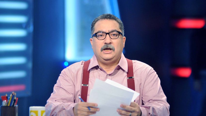 التحقيق في بلاغ يتهم إبراهيم عيسى بإهانة القضاء