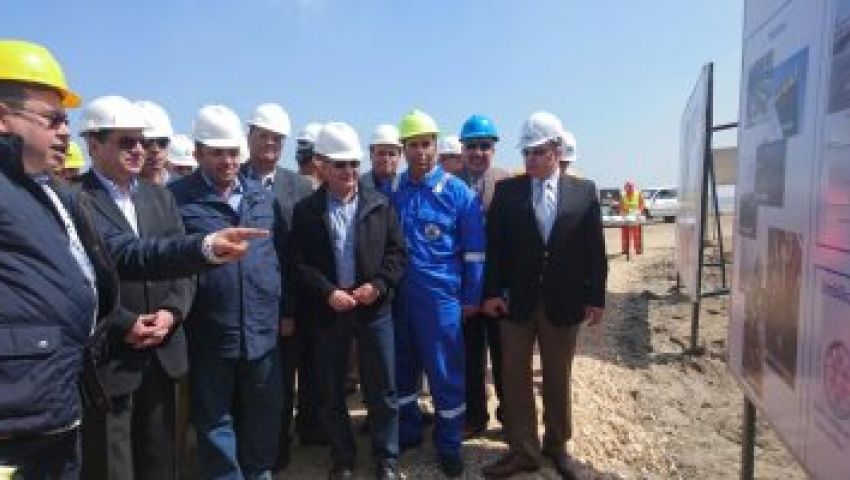 بالصور| وزير البترول يتفقد «حقل ظهر» في بورسعيد