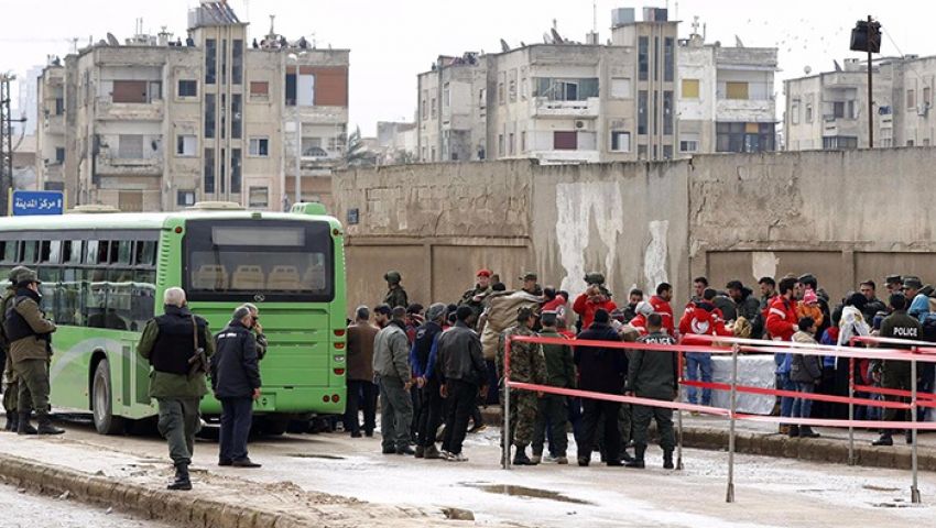 سوريا.. تأجيل إجلاء الدفعة الثانية من مهجري حي الوعر بحمص