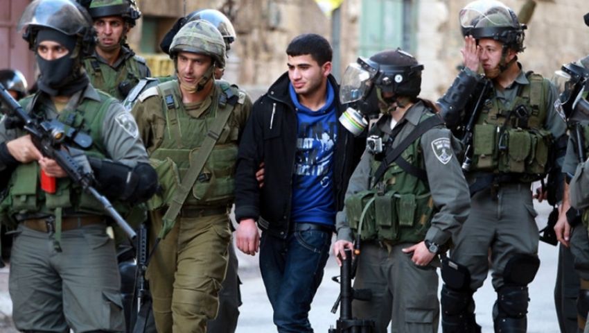 جيش الاحتلال يعتقل 24 فلسطينياً بالضفة الغربية