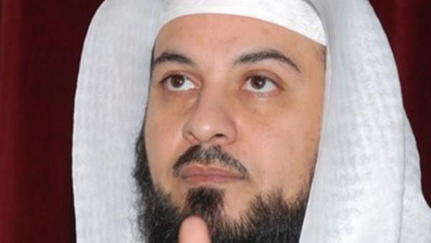 العريفي يتاجر بالدين.. هاشتاج يهاجم الداعية السعودي على تويتر