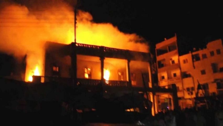 مختل يحرق عشرات المصلين في مسجد بالجزائر