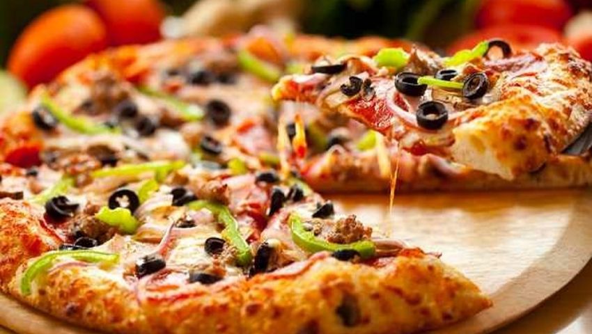 في خطوات .. البيتزا على طريقة المطاعم