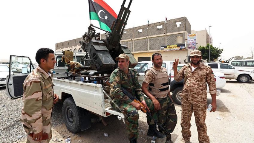 ليبيا تستولي على ناقلتين تهربان النفط بعد تبادل لإطلاق النار