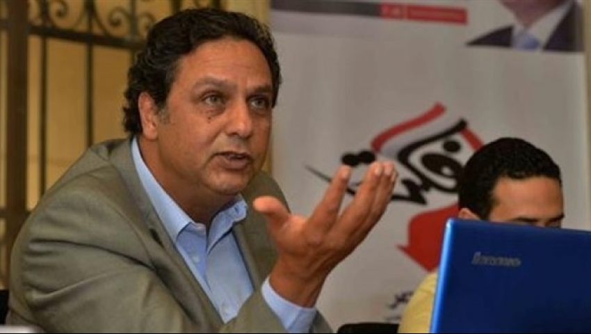 حازم عبد العظيم لـ السيسي: «قُلت الإخوان هيطلعوا وياخدوا السلم وانت اللي أخدته»