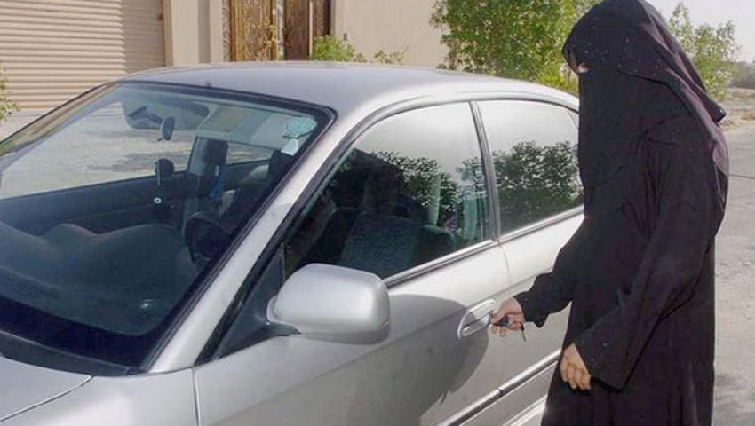 بعد السماح بقيادة السيارات.. السعودية تعلن برامج لدعم عمل المرأة