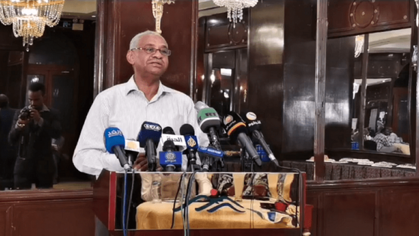 وزير الإعلام السوداني: نتعهد بضمان حرية الصحافة
