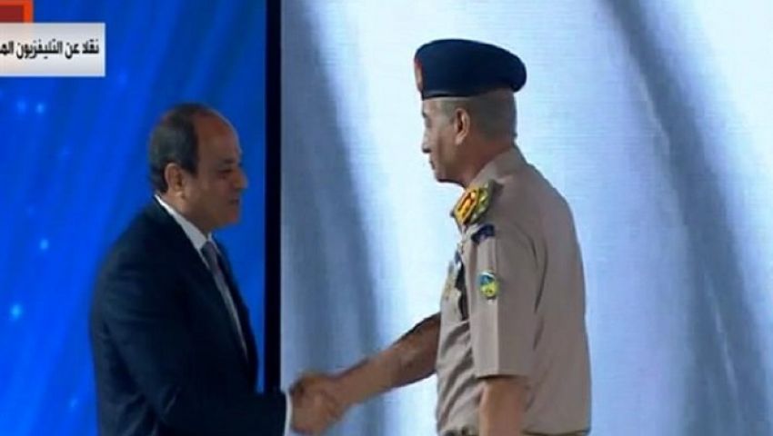 في مؤتمر الشباب.. السيسي يعلن ترقية وزيرالدفاع إلى رتبة فريق أول