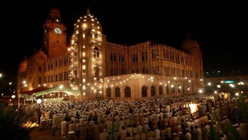 الجزائر.. تحديد ساعة واحدة لصلاة التراويح في رمضان