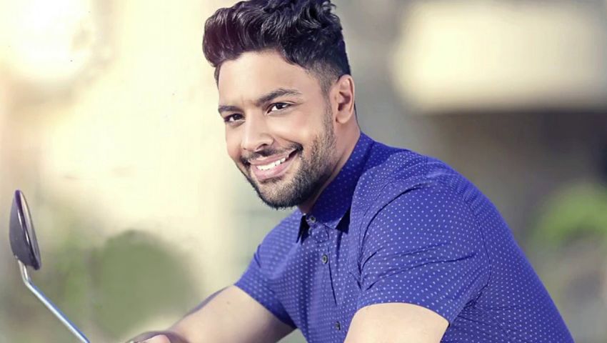 بالفيديو| أحمد جمال يسجل ألبومه الديني