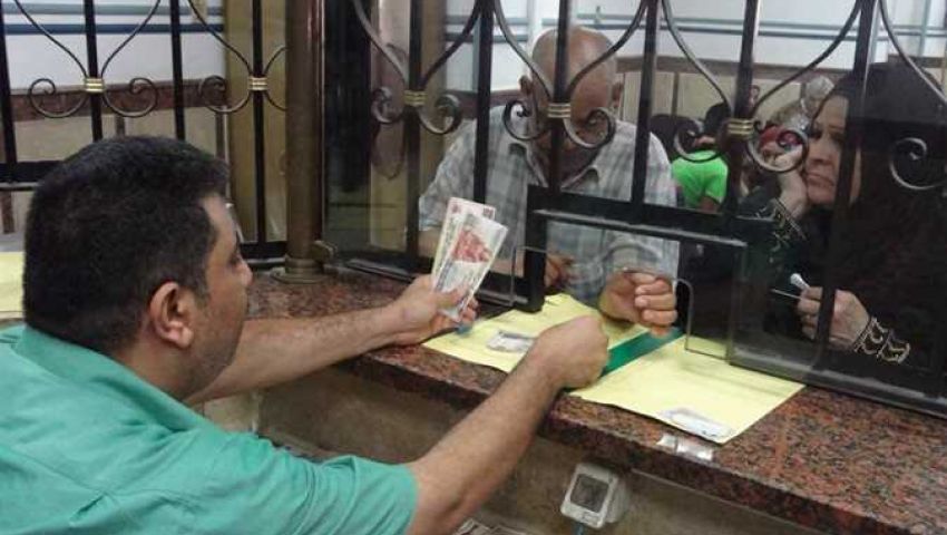 مطالب بتحرير أموال المعاشات من قبضة الحكومة.. هل تحل الأزمة؟
