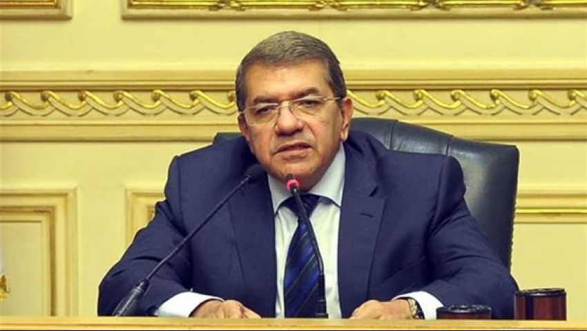 عمرو الجارحي: 1.29 مليار دولار ضمانات مالية لوزراتي البترول والكهرباء