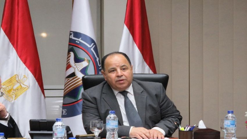 صرف المرتبات يوم 24 مارس.. والوزير يناشد الموظفين بـ«تعقيم الأيدي»
