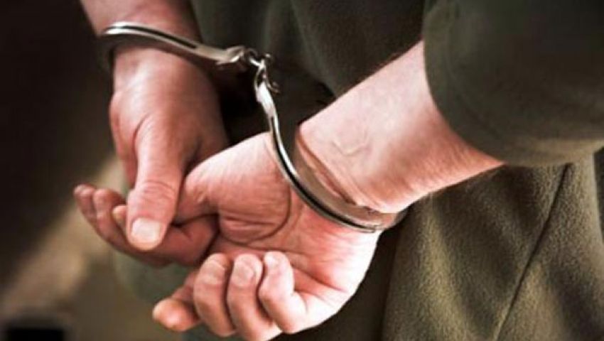 ضبط فلاحين ينقبان عن الآثار بمنطقة مير بأسيوط