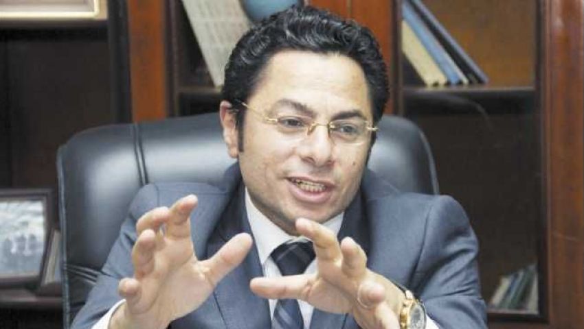 خالد أبو بكر ساخرًا: اللي عملوا الأهلي في الألومنيوم جريمة يحاسب عليها القانون