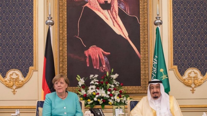 ميركل رفضت ارتداء الحجاب خلال لقائها بالعاهل السعودي.. لهذا السبب