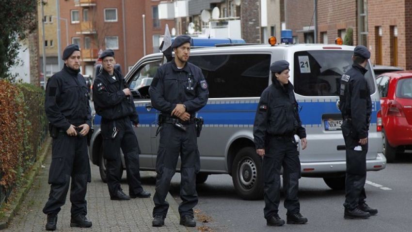 الشرطة الألمانية تعتقل شابًا قاتَل في سوريا