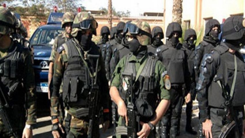 قوات خاصة لتمشيط مسجد الفتح عقب اعتقال من بداخله