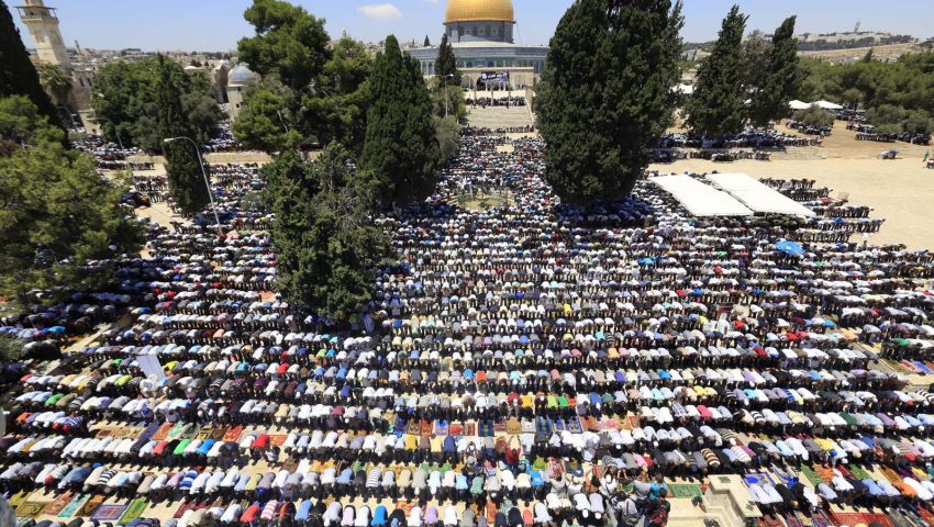 سياسي فلسطيني بعد إقرار منع اﻷذان:  الله أكبر  ترعب اﻹسرائيليين