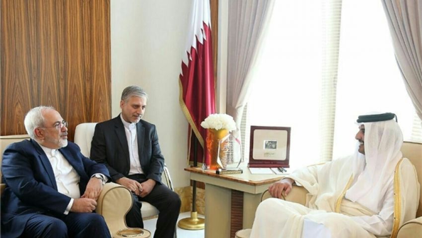 أمير قطر يبحث مع وزير خارجية إيران تطورات الأزمة الخليجية