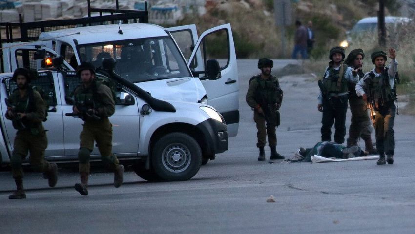 مقتل فلسطيني وإصابة 2 بشرطة الاحتلال بعملية دهس في الضفة