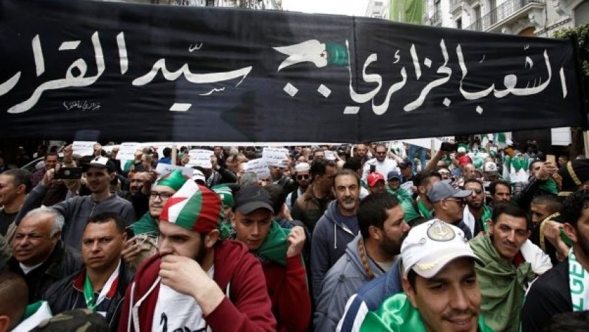 بين تعنت السلطة وإرادة الشعب.. الجزائريون يحضّرون للجمعة الثامنة